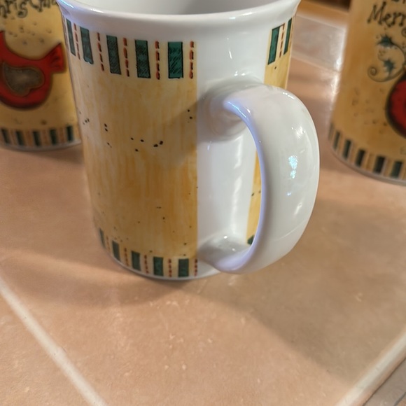 3 Christmas Mugs - Picture 8 of 9